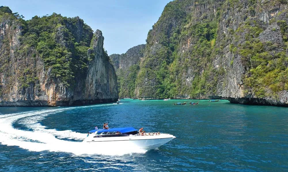 phi-phi-island-day-trip-by-speed-boat-5940.webp