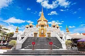 Package - A - Golden Buddha + Maha Pruettharam Worawihan Temple + Gems Gallery + SIC Hotel Transfer image