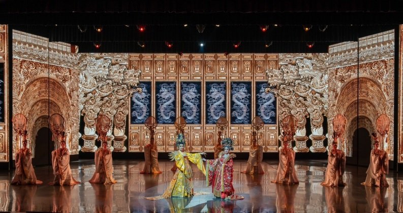 Colosseum Show Pattaya - Deluxe Seat Entrance Ticket image