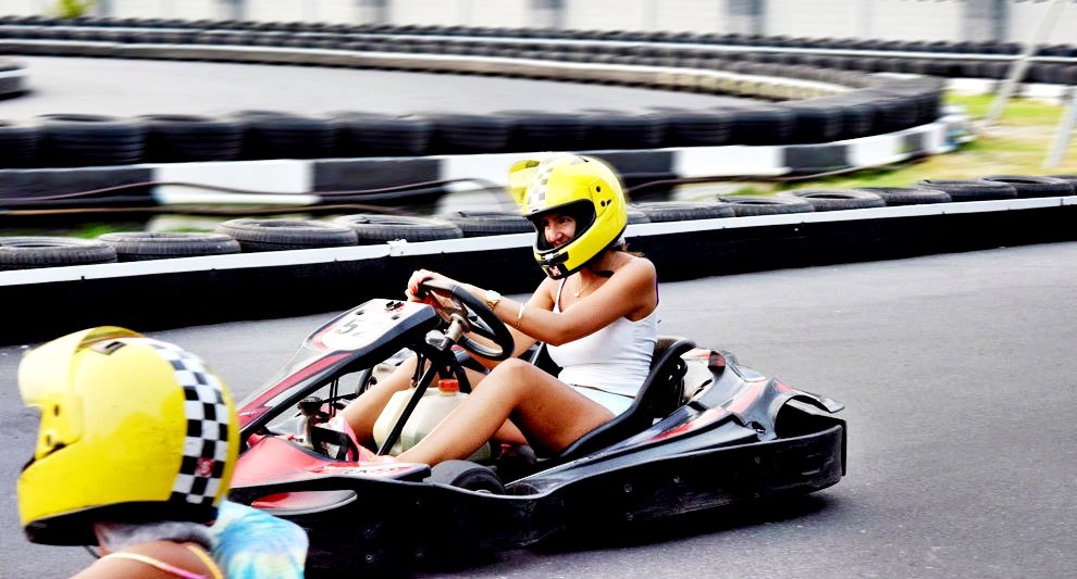 Fast Kart { 2 Races } image